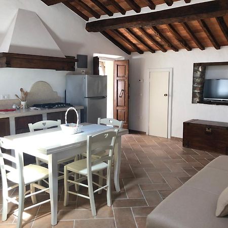 Le Dame Del Borgo Apartment Sassetta Exterior photo