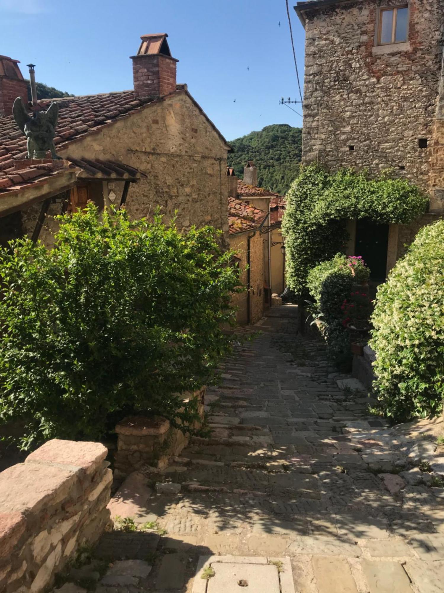 Le Dame Del Borgo Apartment Sassetta Exterior photo
