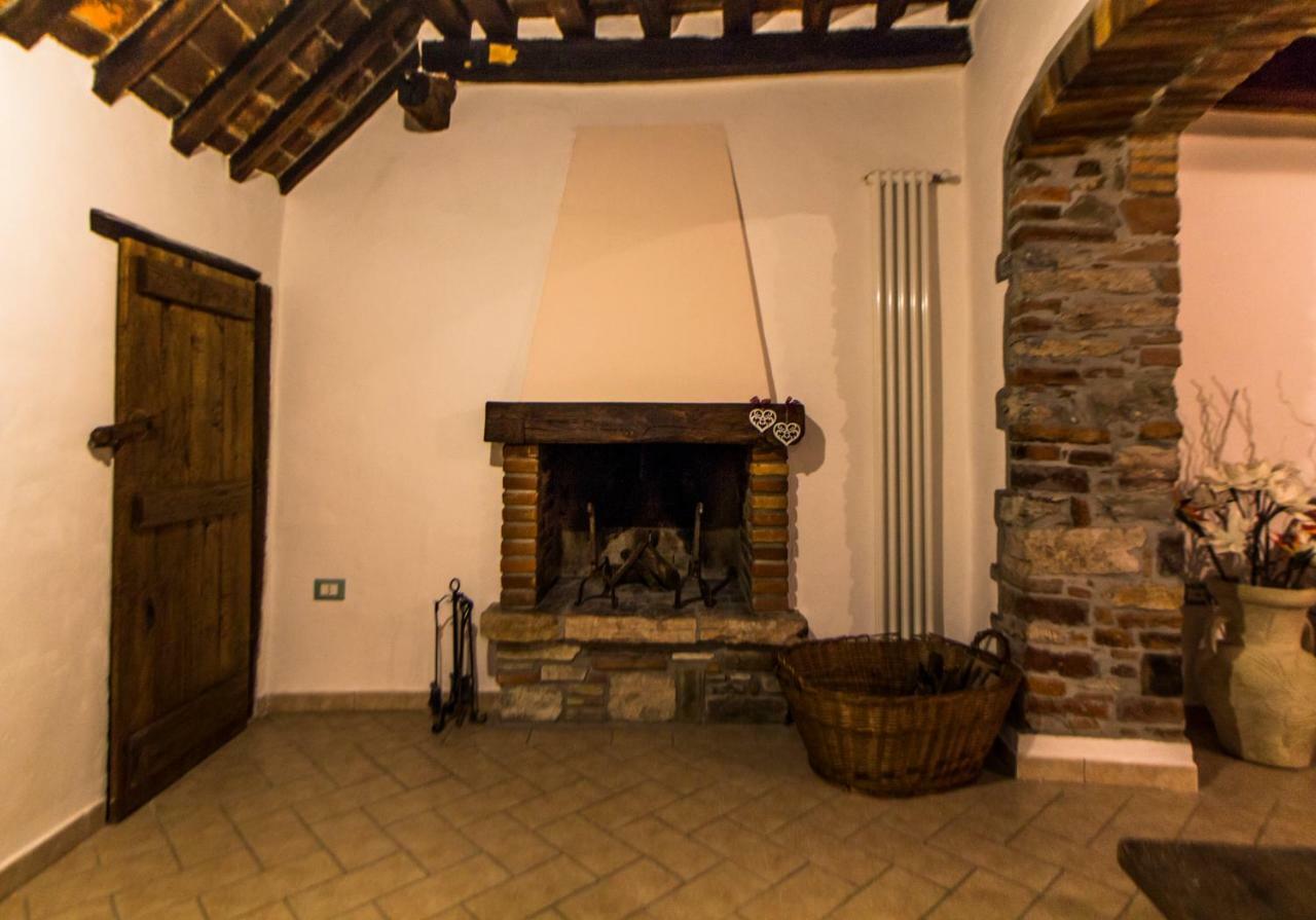 Le Dame Del Borgo Apartment Sassetta Exterior photo