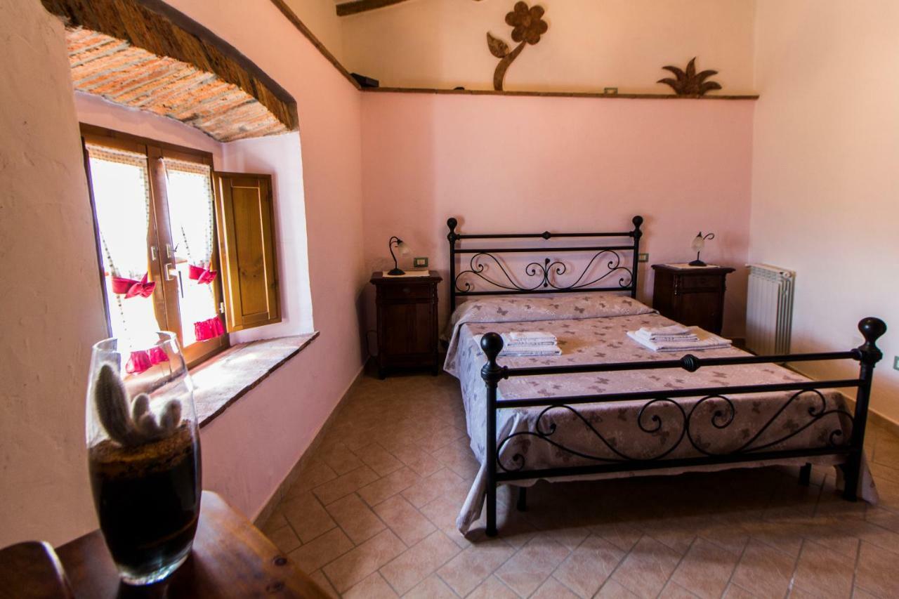 Le Dame Del Borgo Apartment Sassetta Exterior photo