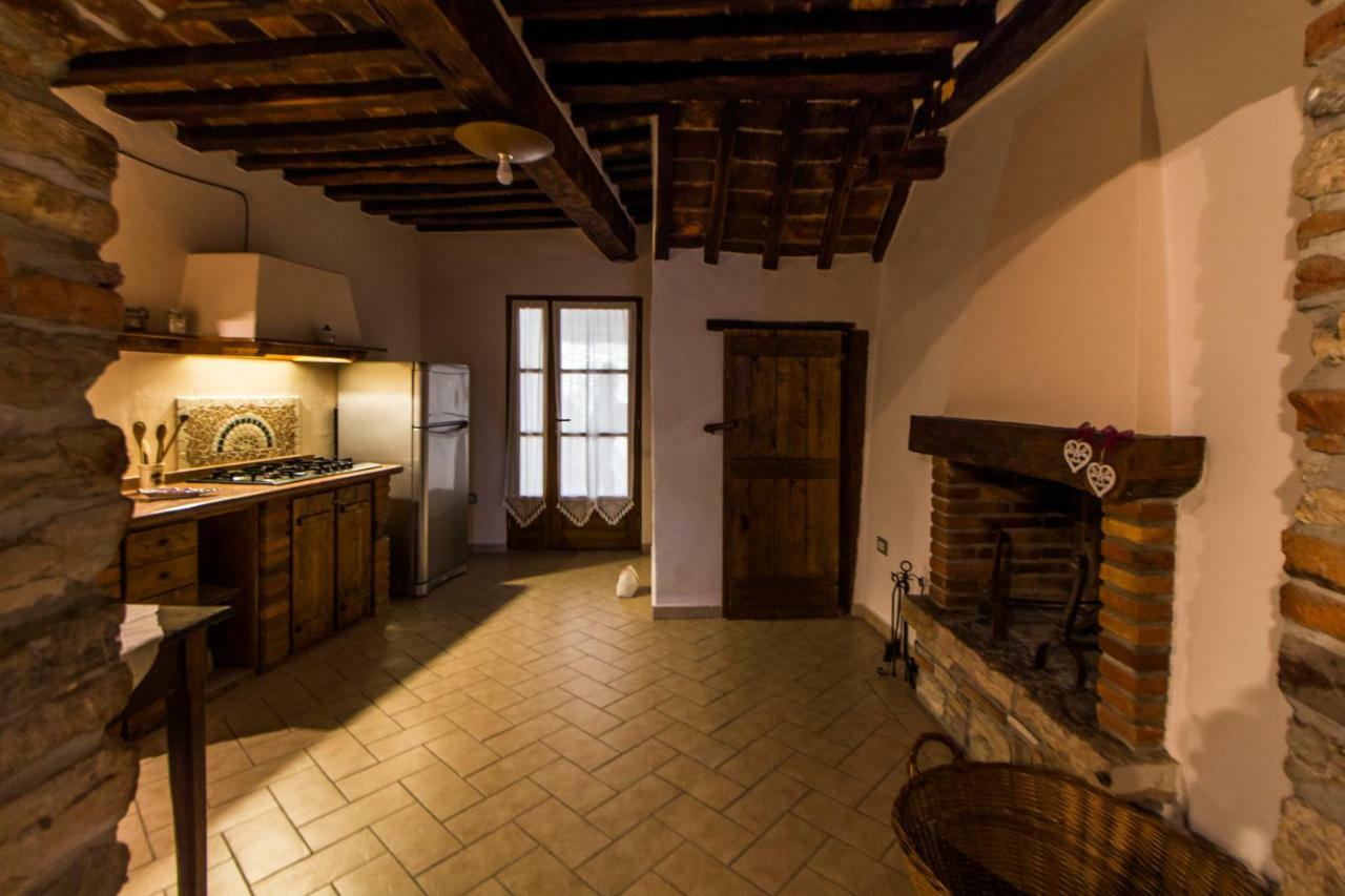 Le Dame Del Borgo Apartment Sassetta Exterior photo