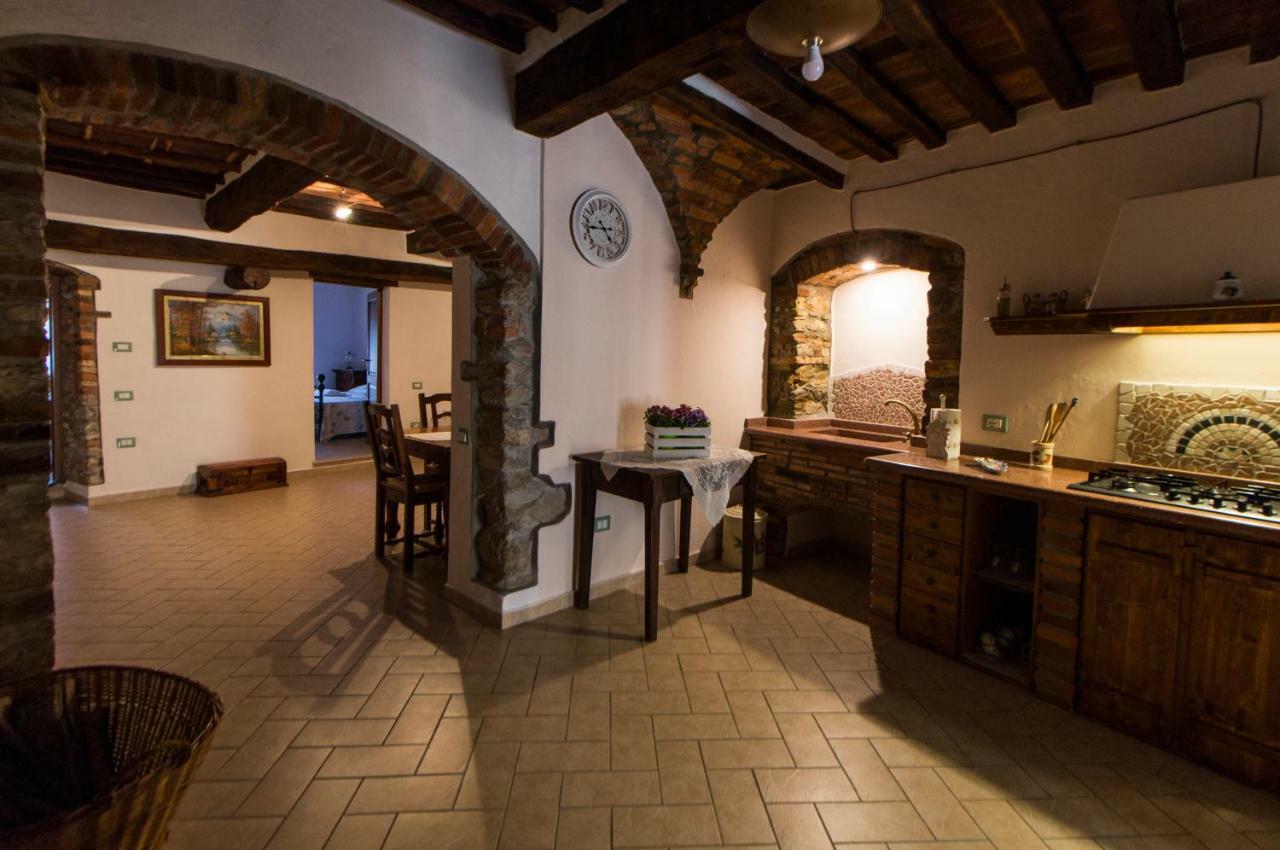 Le Dame Del Borgo Apartment Sassetta Exterior photo