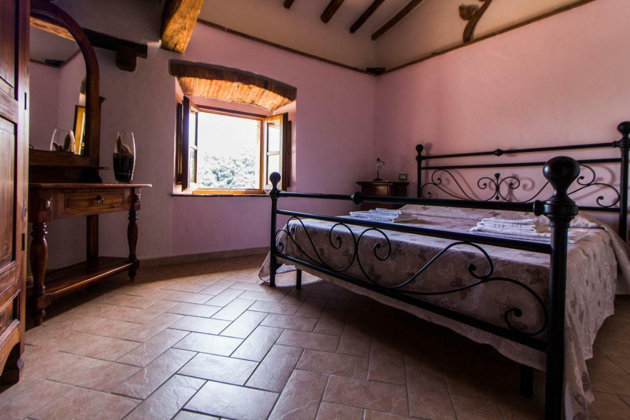 Le Dame Del Borgo Apartment Sassetta Exterior photo